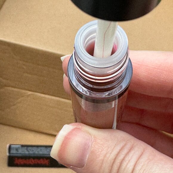 Reina Rebelde Mordida Lip Stain in Primer Beso - Picture 9 of 15